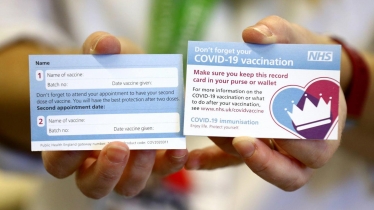 People will get vaccination cards after receiving the vaccine